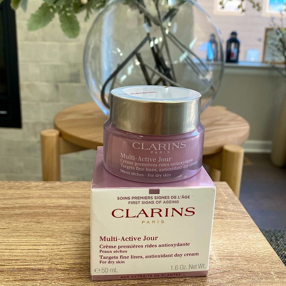 Clarins Multi Active Jour for dry skin 50mL/1.6oz - Picture 2 of 3